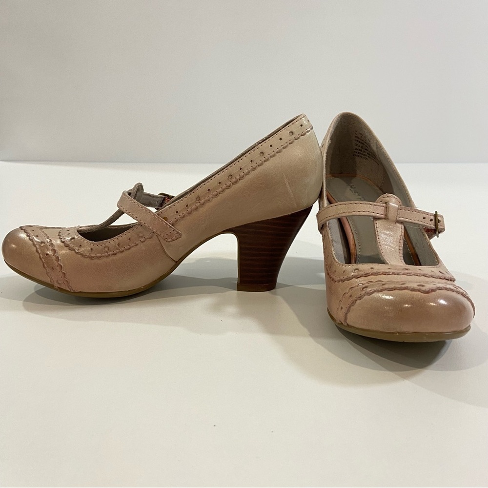 Hush Puppies Mary Jane Leather Brogue Pumps Nude Pink Size 6 Medium oldies heels - Picture 7 of 16